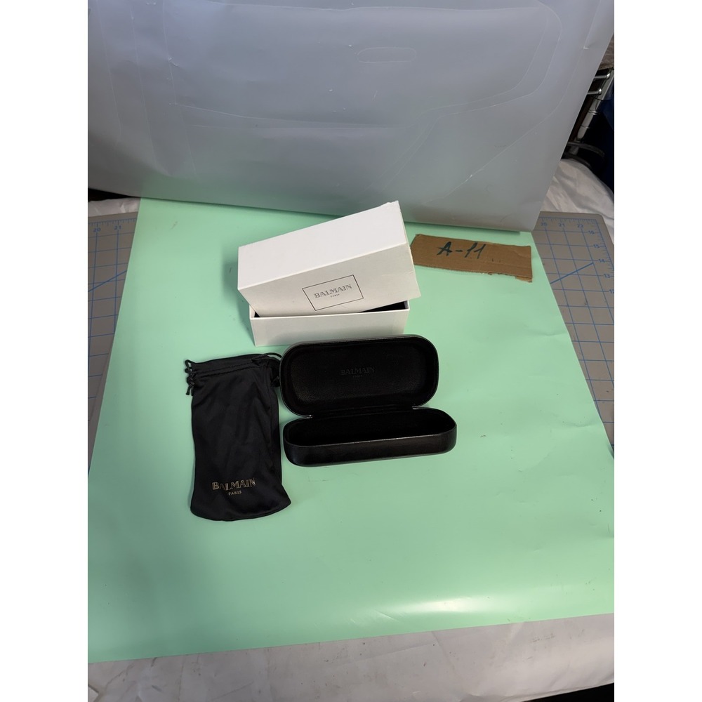Balmain Paris Eyewear Case & Pouch Set Hard Case Sunglasses‎ Accessory